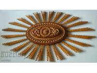 Rosette, ellipse, "sun" - wood carving to decorate the ceiling