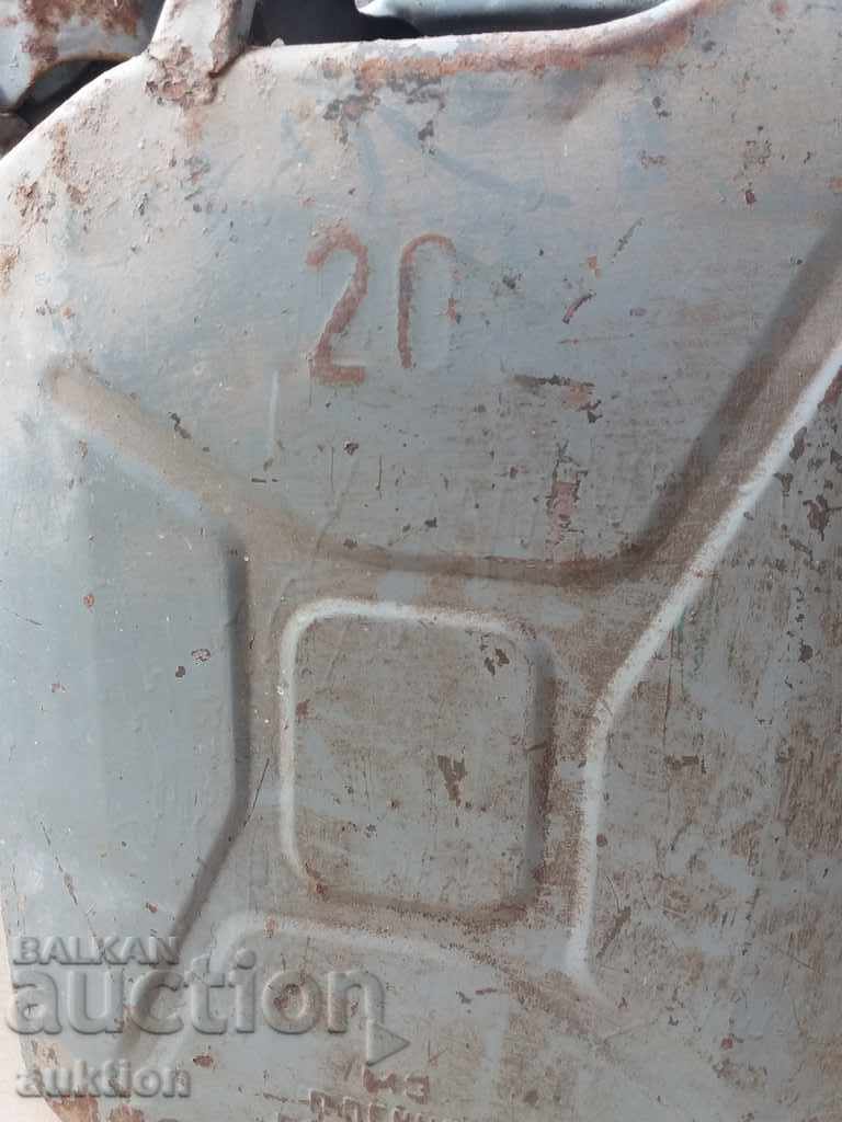 Auction MILITARY METAL TUBE FOR FUEL - 20 LITERS Auction MILITARY METAL TUBE FOR FUEL - 20 LITERS