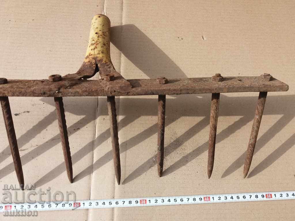 MASSIVE FORGED YARD FOR THE YARD - AGRICULTURAL BLADE - EXCELLENT with price 4.99 BGN | € 2.55