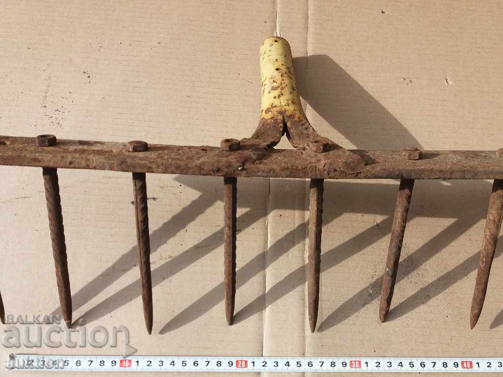 Auction  MASSIVE FORGED YARD FOR THE YARD - AGRICULTURAL BLADE - EXCELLENT