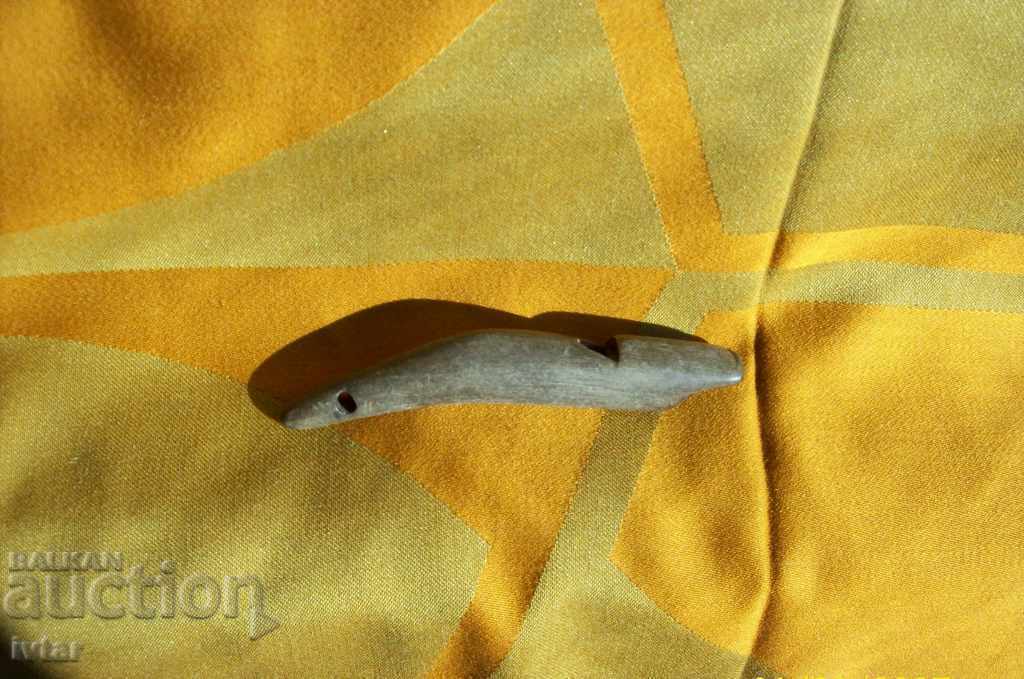 Old horn whistle with price 19.00 BGN | € 9.71 Old horn whistle with price 19.00 BGN | € 9.71