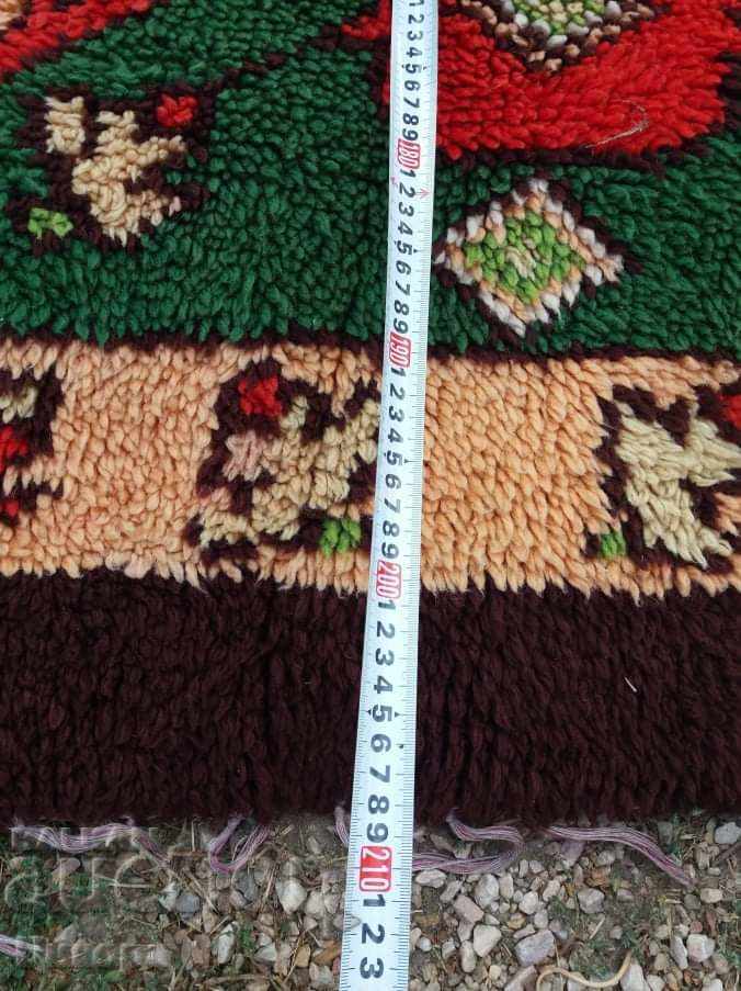 Delivery of OLD KITENIK GUBER CARPET COVER Delivery of OLD KITENIK GUBER CARPET COVER