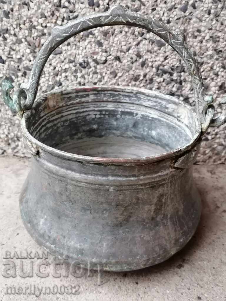 Tinned cauldron, copper, coin, cauldron, coin, copper vessel Tinned cauldron, copper, coin, cauldron, coin, copper vessel