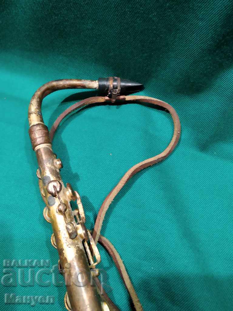 I am selling a unique miniature saxophone.RRRRR - 7 I am selling a unique miniature saxophone.RRRRR - 7