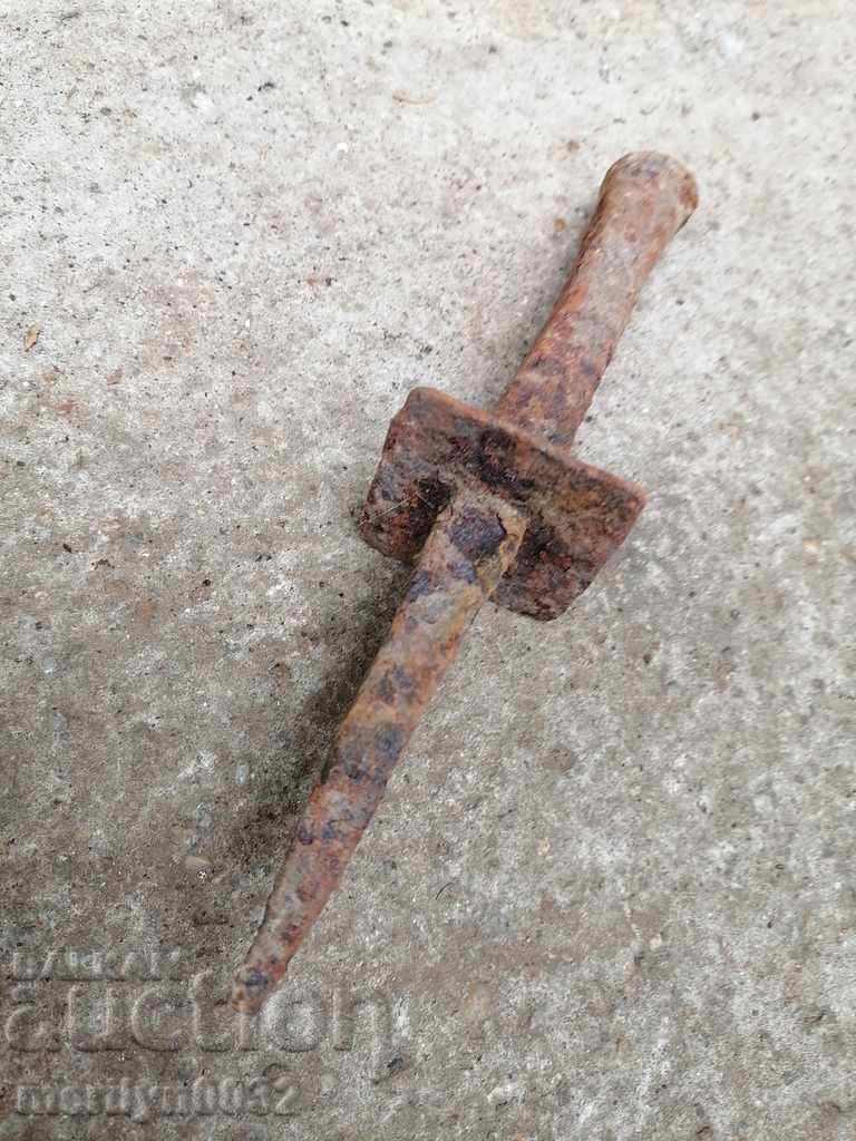 Delivery of A primitive anvil for hair peeling Delivery of A primitive anvil for hair peeling