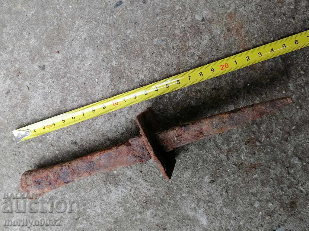 A primitive anvil for hair peeling - 6 A primitive anvil for hair peeling - 6