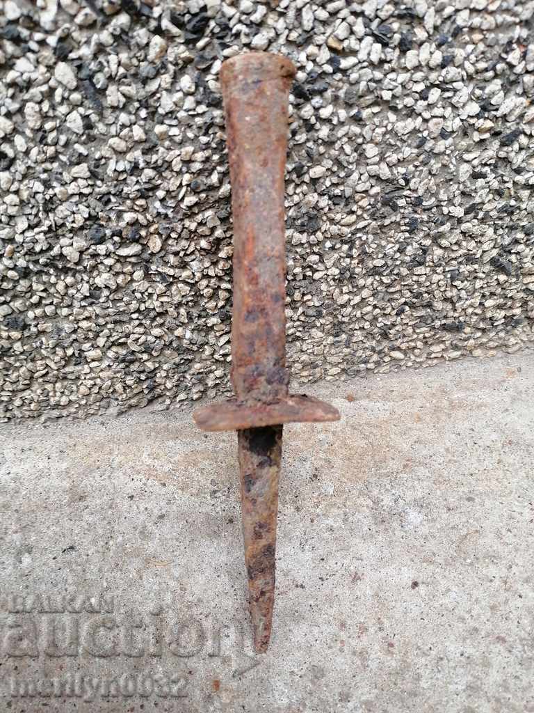 A primitive anvil for hair peeling - 7 A primitive anvil for hair peeling - 7