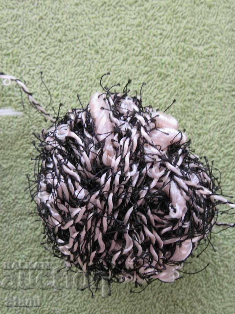 Delivery of Yarn for decorations black and white Delivery of Yarn for decorations black and white