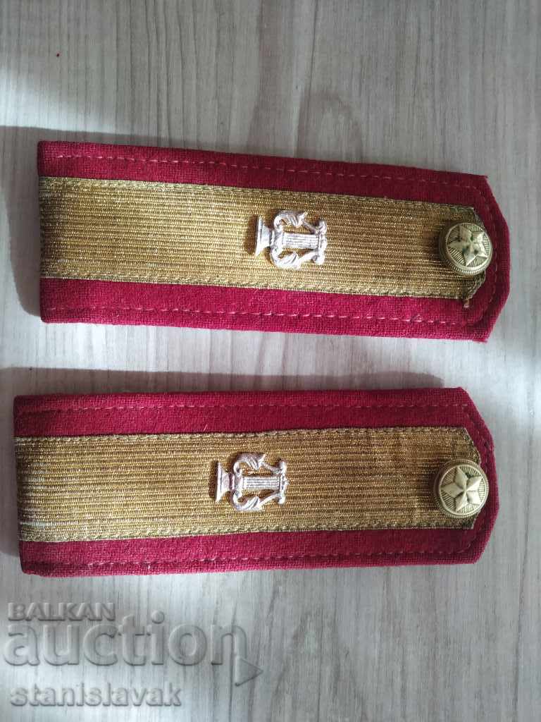 Auction Soc. chases a military band Auction Soc. chases a military band