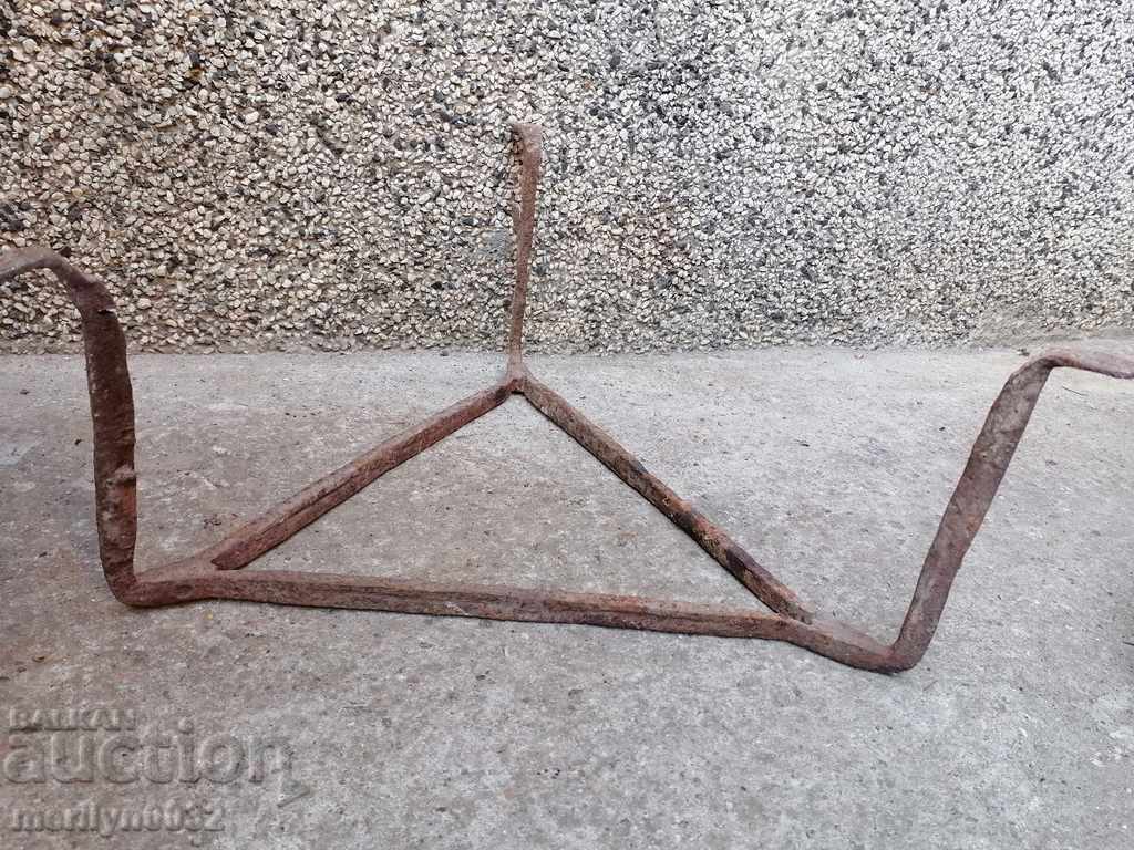 An antique wrought iron soot hearth grilled pyruvic wrought iron with price 38.00 BGN | € 19.43