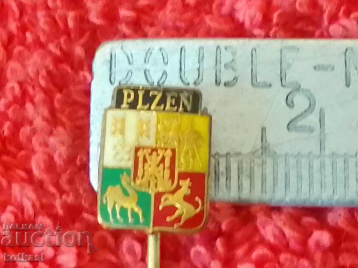 Стара масивна значка бронз игла ПИЛЗЕН PLZEN
