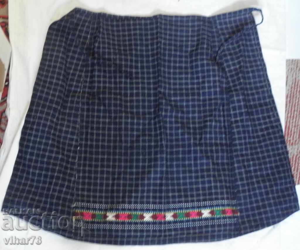 Δημοπρασία ποδιά