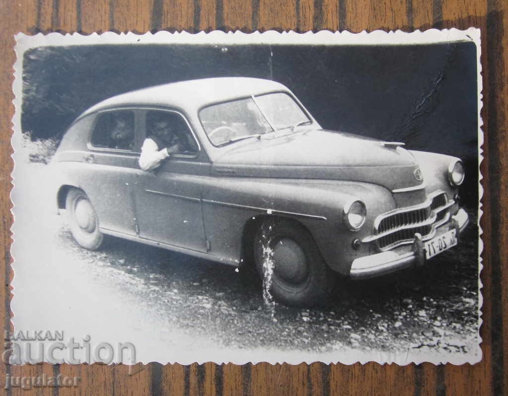 fotografie de mașină veche a unei mașini de mașină Varșovia