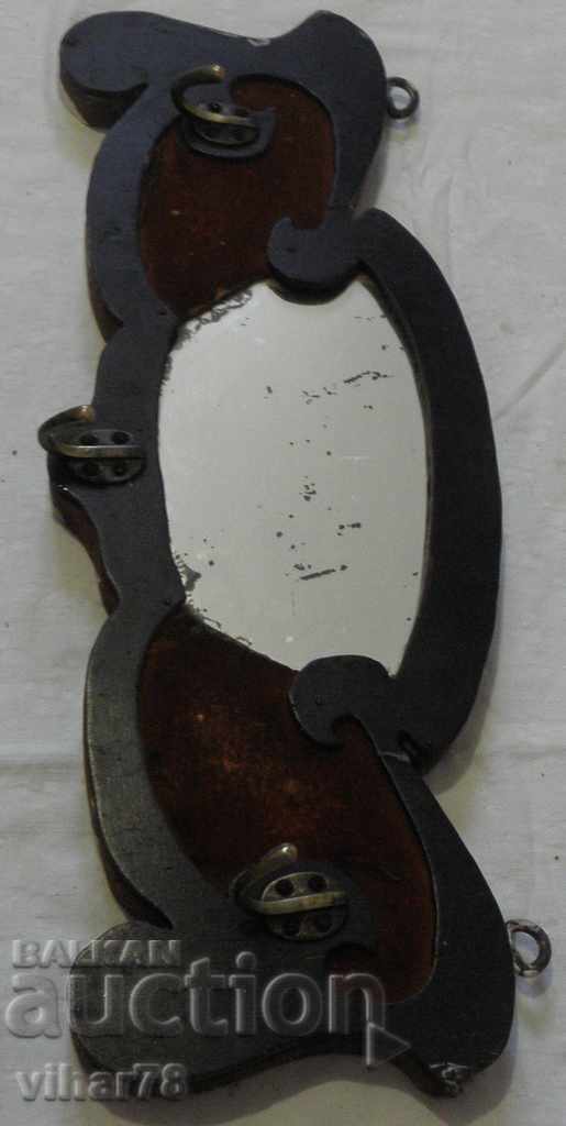 Licitație cuier vechi din lemn Licitație cuier vechi din lemn