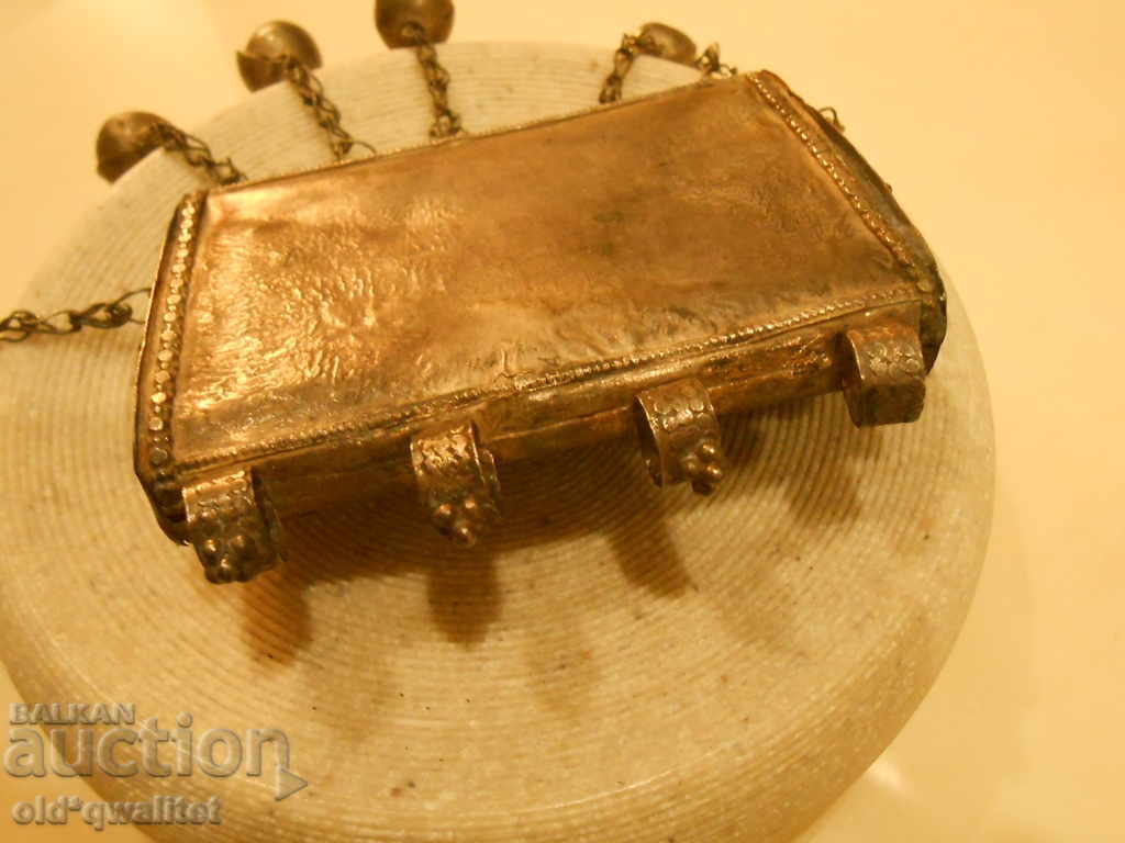 Obiect vechi cu elemente suspendate L 7,7 cm / H 11,2 cm - 6 Obiect vechi cu elemente suspendate L 7,7 cm / H 11,2 cm - 6