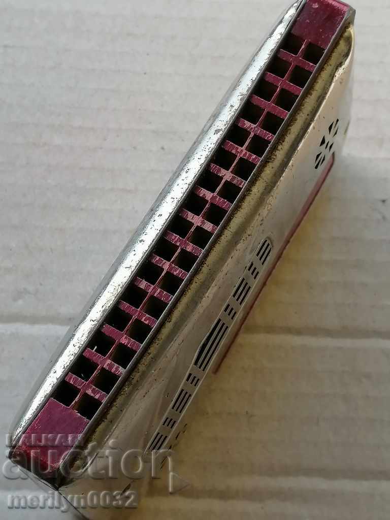 Голяма старинна хармоника с цена 58.00 лв. | € 29.65 Голяма старинна хармоника с цена 58.00 лв. | € 29.65