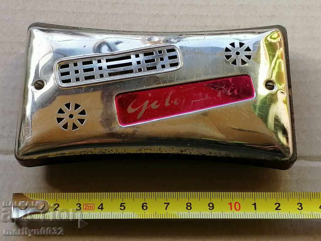 Доставка на Голяма старинна хармоника Доставка на Голяма старинна хармоника