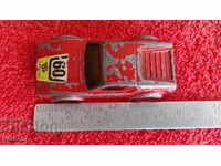 Παλαιό μεταλλικό μικρό σπορ αυτοκίνητο