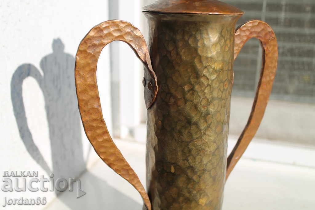 Shell vase with price 89.00 BGN | € 45.50 Shell vase with price 89.00 BGN | € 45.50