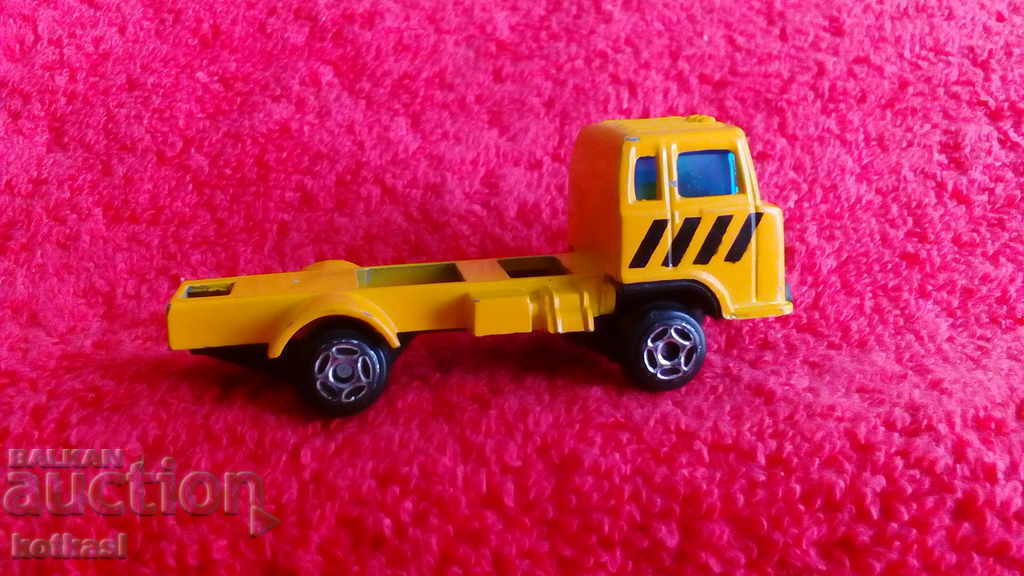 Auction  Small metal truck China