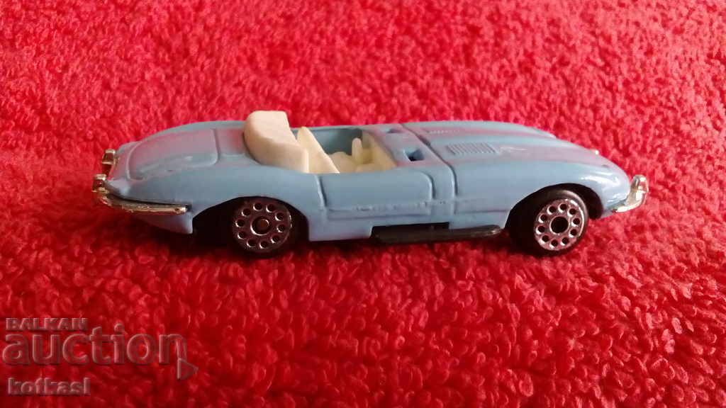 Auction  Old small metal car China