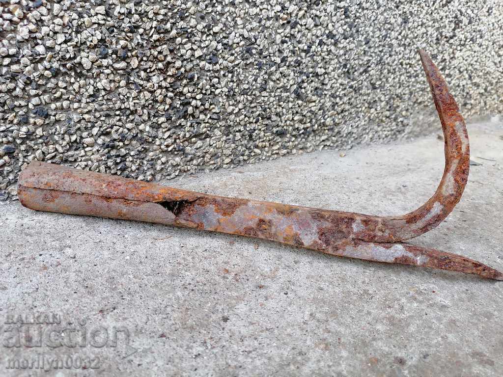 Auction Old hook for wrought iron chanel kangja Auction Old hook for wrought iron chanel kangja