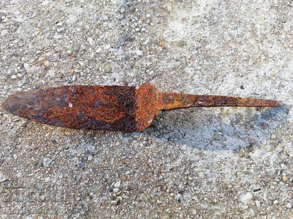 Device, tool, wrought iron trowel with price 24.00 BGN | € 12.27 Device, tool, wrought iron trowel with price 24.00 BGN | € 12.27