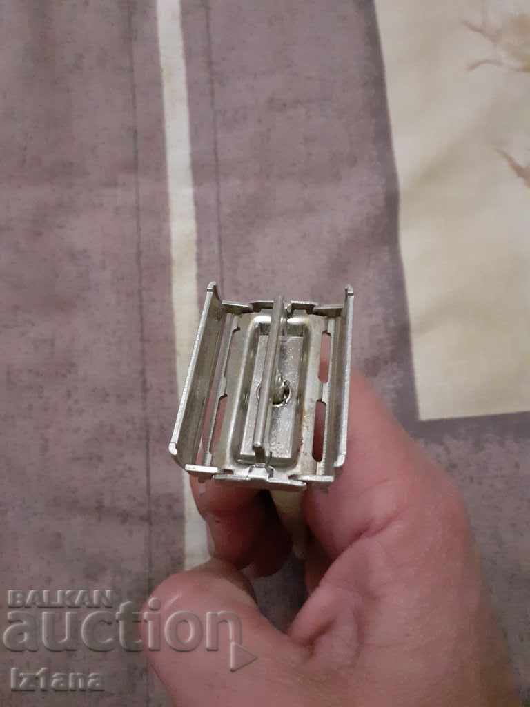 Delivery of Old razor Delivery of Old razor