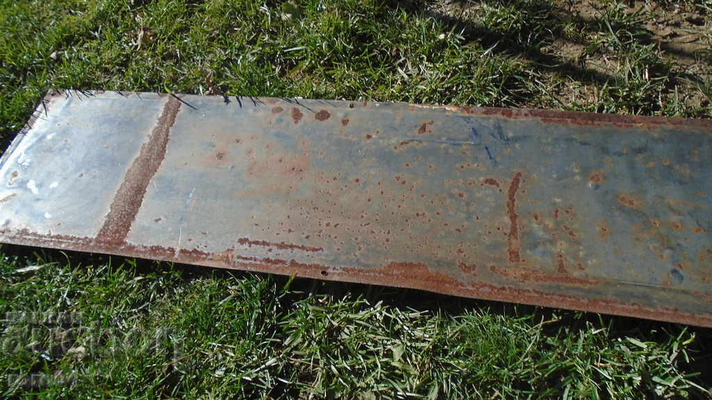 THE TABLE IS LARGE - 7 THE TABLE IS LARGE - 7