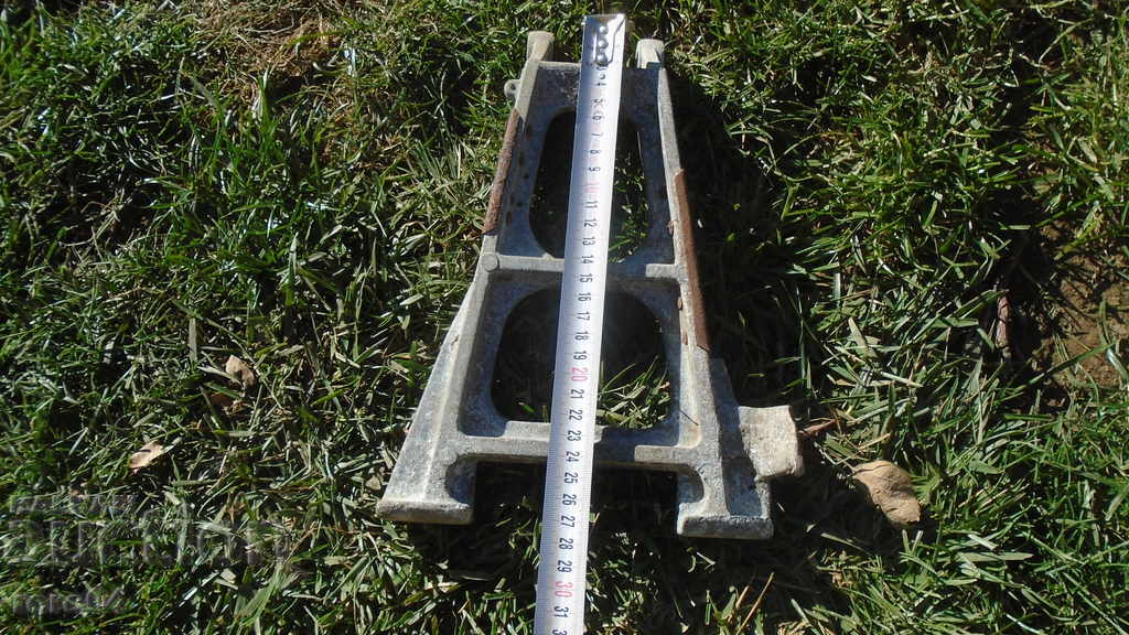 MOTO STAND - REPAIRED with price 9.99 BGN | € 5.11 MOTO STAND - REPAIRED with price 9.99 BGN | € 5.11