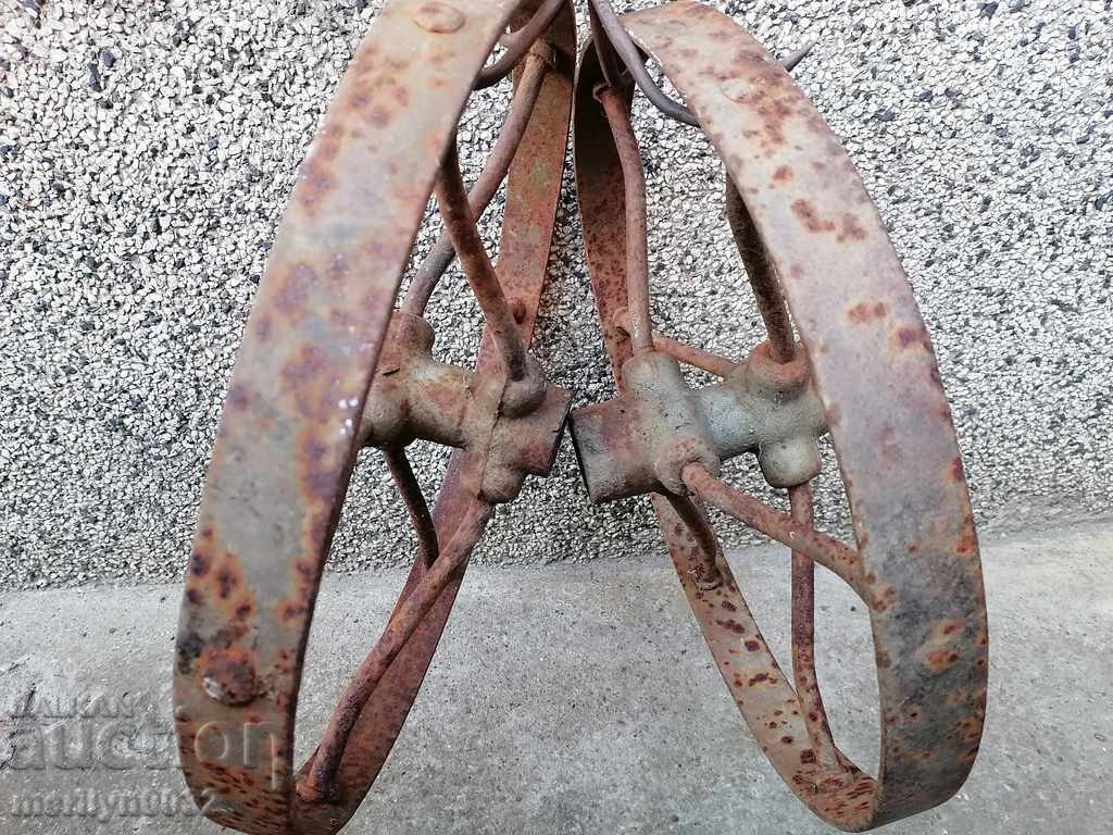 Delivery of A pair of forged iron wheels Delivery of A pair of forged iron wheels