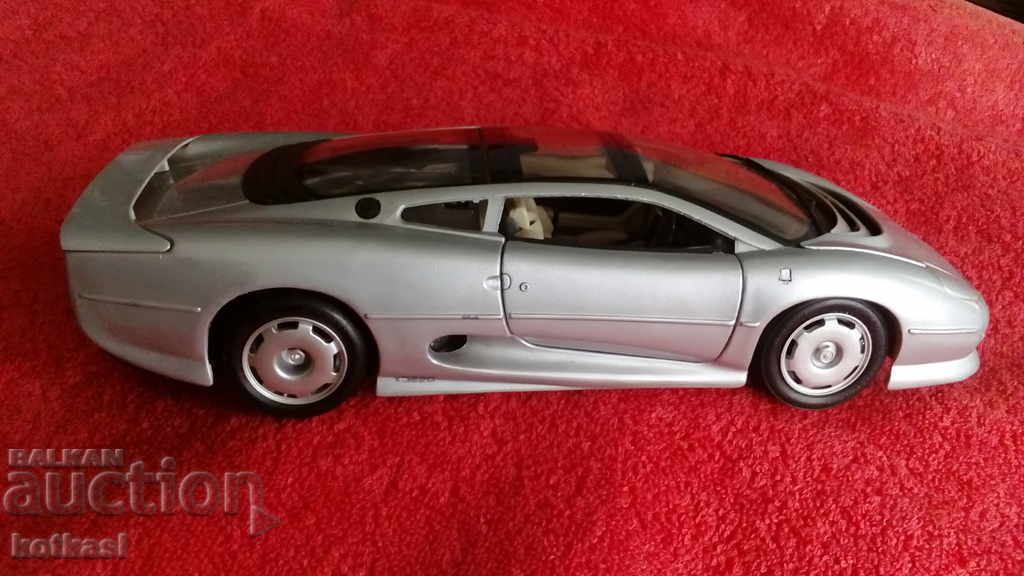 Metal car 28 cm JAGUAR XJ220 1/18 Maisto JAGUAR - 6 Metal car 28 cm JAGUAR XJ220 1/18 Maisto JAGUAR - 6