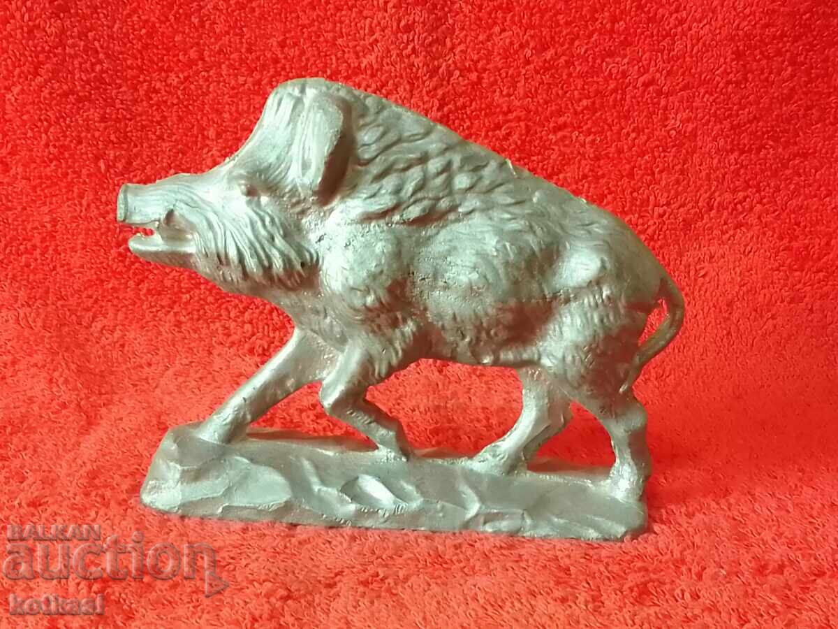 Veche figurină solidă din metal Boar Pig Game Hunting cu preț 95.50 BGN | € 48.83 Veche figurină solidă din metal Boar Pig Game Hunting cu preț 95.50 BGN | € 48.83