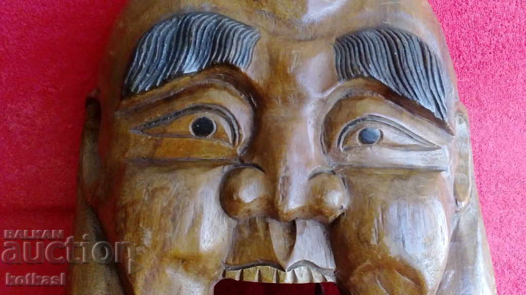 Auction Old large massive wood carving mask of a Laughing Buddha, rare Auction Old large massive wood carving mask of a Laughing Buddha, rare