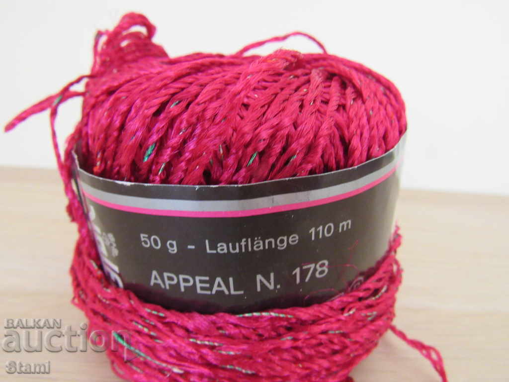 Delivery of Yarn for decorations cherry red Delivery of Yarn for decorations cherry red