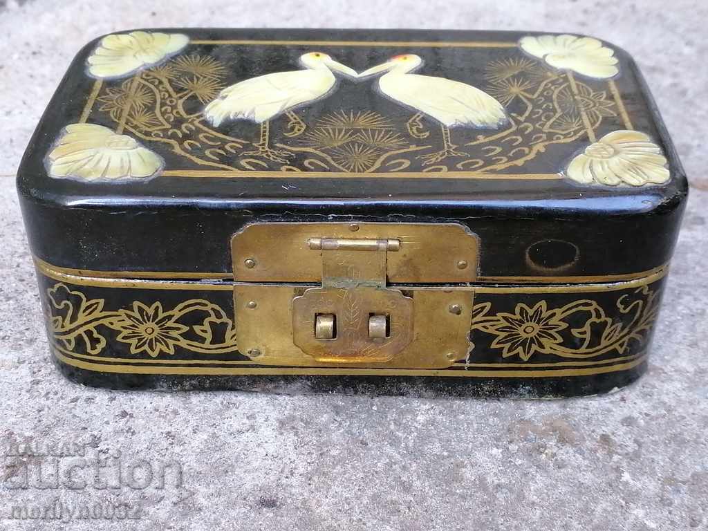 Old jewelry box with mother of pearl casket decoration - 6