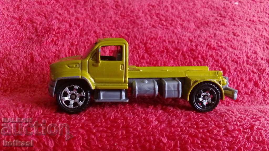 Veche mașină din metal Camion 2006 Thailanda Matchbox cu preț € 1.00 | 1.96 BGN Veche mașină din metal Camion 2006 Thailanda Matchbox cu preț € 1.00 | 1.96 BGN