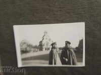 Ofițeri în fața "Alexandru Nevski"