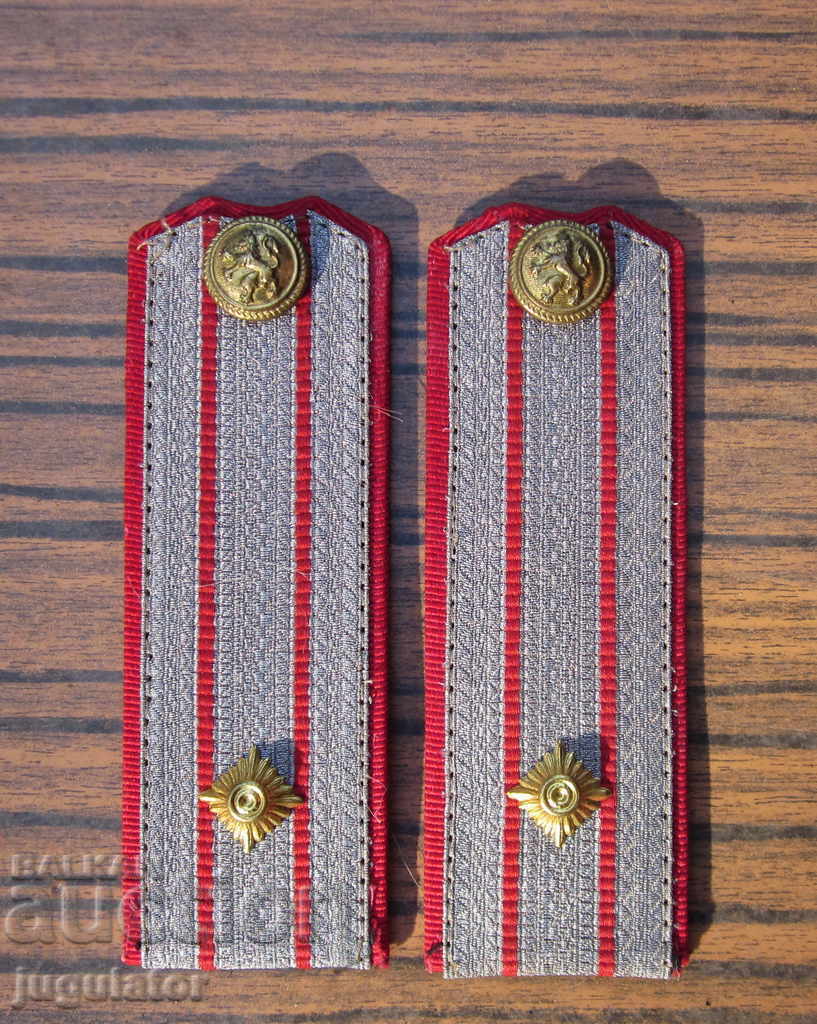 Δεύτερος Παγκόσμιος Πόλεμος Βούλγαρος βασιλικός αξιωματικός επωμίζεται ταγματάρχη με τιμή 140.00 BGN | € 71.58 Δεύτερος Παγκόσμιος Πόλεμος Βούλγαρος βασιλικός αξιωματικός επωμίζεται ταγματάρχη με τιμή 140.00 BGN | € 71.58