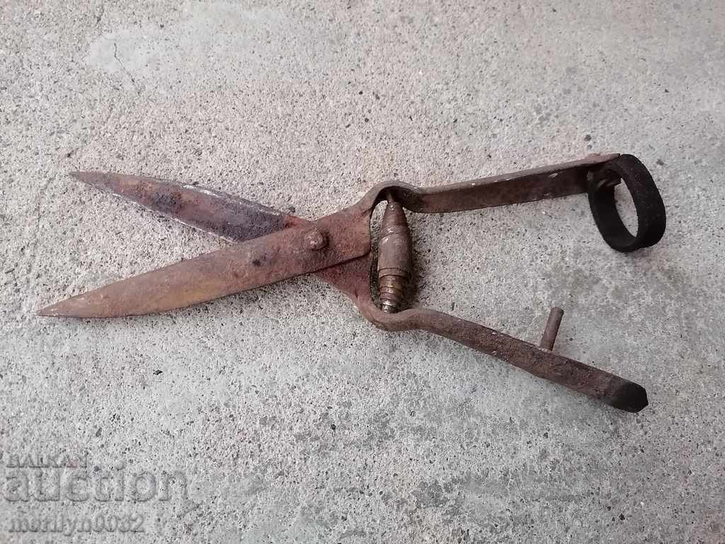 Delivery of Old hand forged scissors, wrought iron