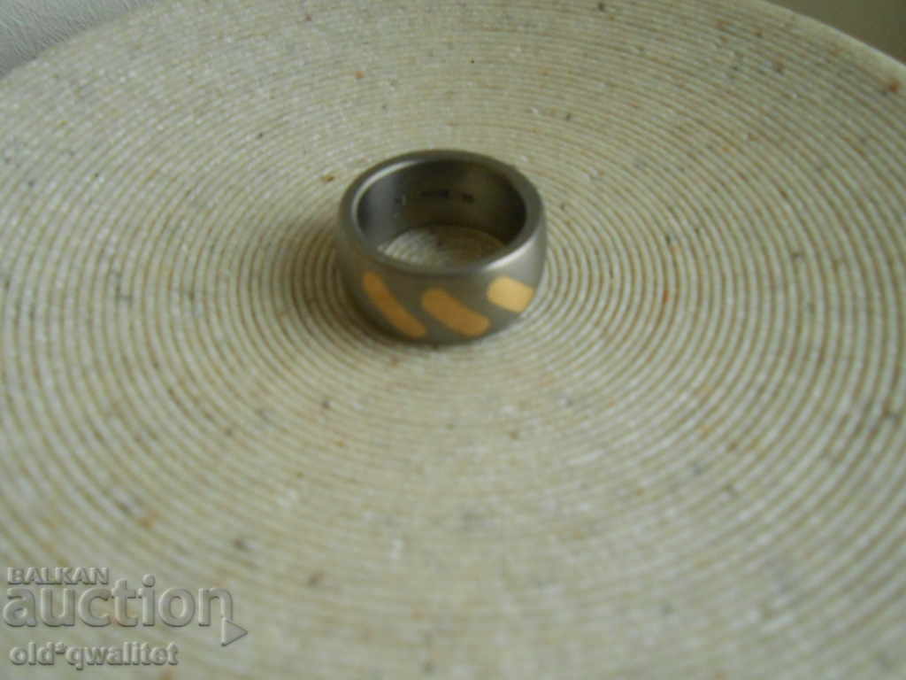 EXCEPTIONAL beautiful women's ring made of Titanium and 750 Gold
