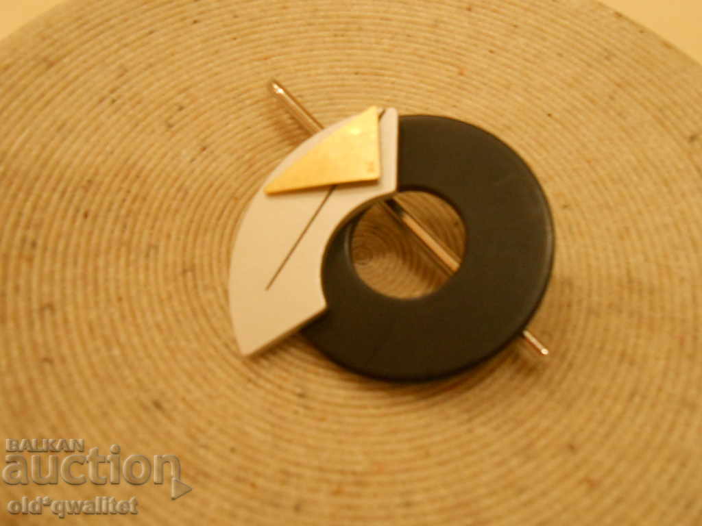 Delivery of Interesting accessory CHRIST with Gold 750