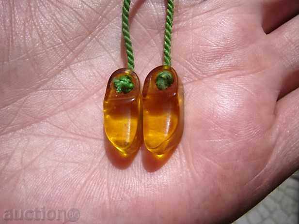 Auction  OLD AMBER BROOCH