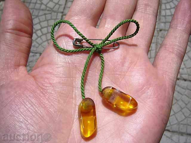 OLD AMBER BROOCH - 7