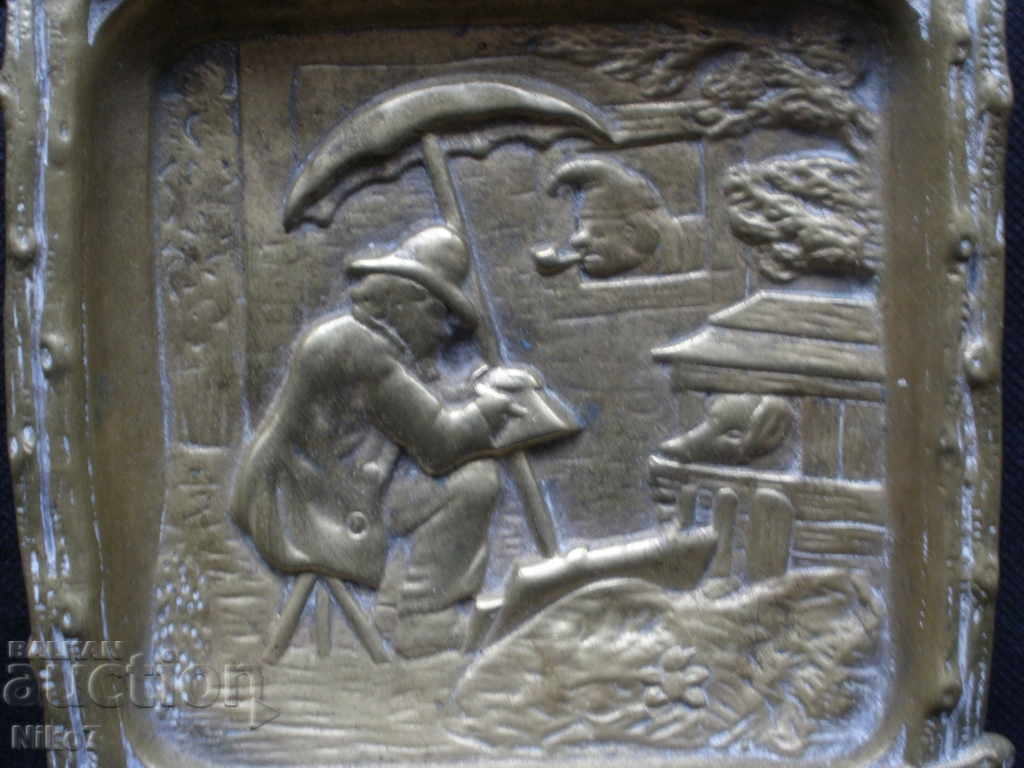 Old, massive, bronze "art" ashtray. with price 50.00 BGN | € 25.56 Old, massive, bronze "art" ashtray. with price 50.00 BGN | € 25.56