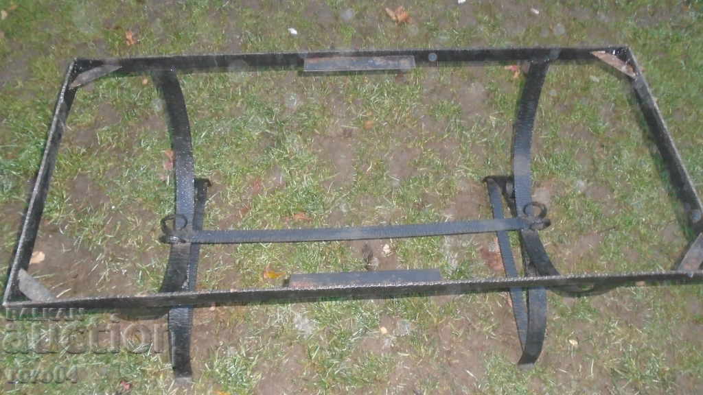 MASĂ FRUMOSĂ MASIVĂ VECHIĂ ÎNCHISĂ