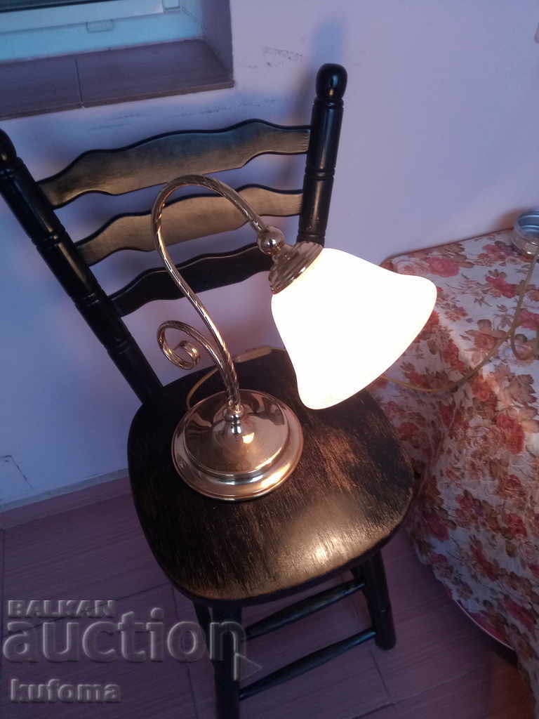 Επιτραπέζια λάμπα ορείχαλκου με τιμή 54.99 BGN | € 28.12