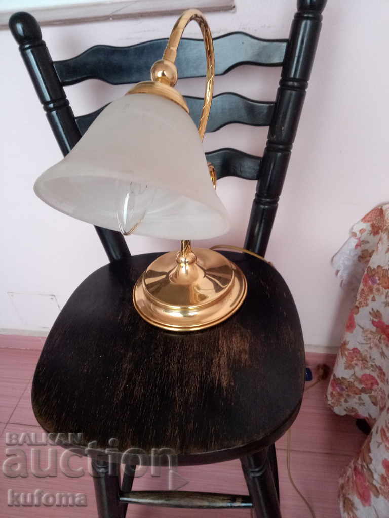 Δημοπρασία Επιτραπέζια λάμπα ορείχαλκου