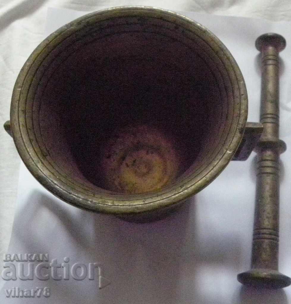 Auction Old bronze mortar Auction Old bronze mortar