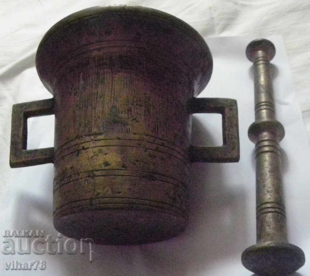 Mortar vechi de bronz - 7